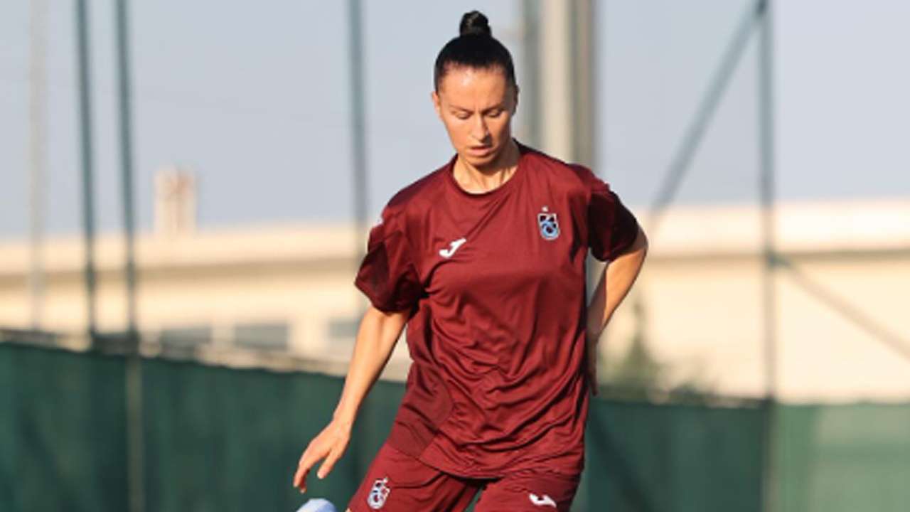 trabzonsporun-tecrubeli-ismi-fatma-kara-konustu-bu-yol-bana-sadece-futbolu-degil-hayati-da-ogretti