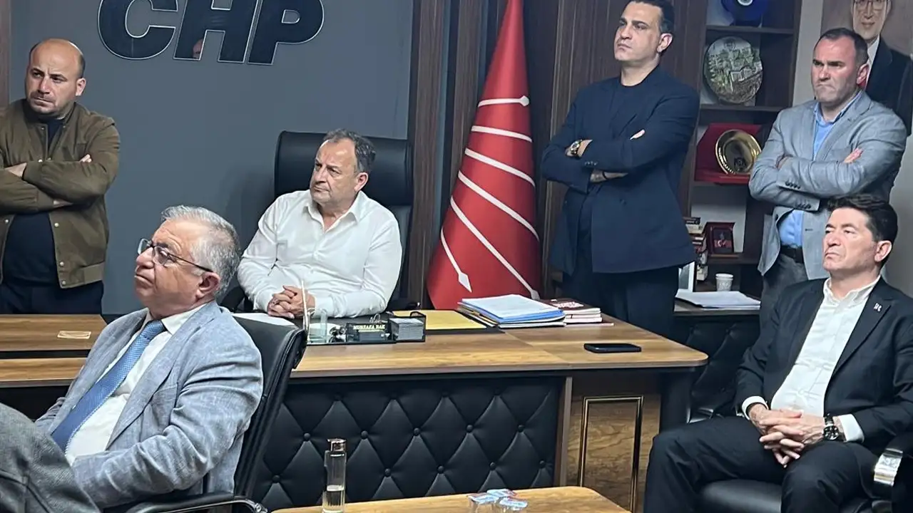 chp-trabzonda-mutlak-butlan-nobeti-konforlu-genel-baskan-koltugunu-reddediyorum