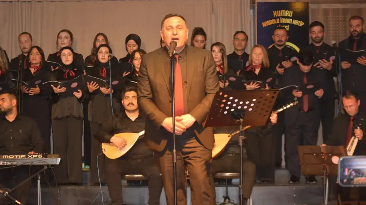 orduda-ogretmen-korosundan-ilk-konser-salon-doldu-tasti