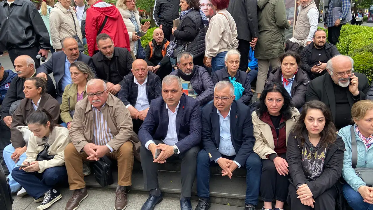 chp-ortahisardan-oturma-eylemi-karari-haluk-batmazdan-bu-isin-hesabi-sorulacak