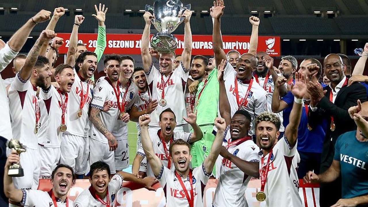 trabzonsporda-kupa-sonrasi-dikkat-ceken-sampiyonluk-baglantisi-tarih-tekerrur-eder-mi