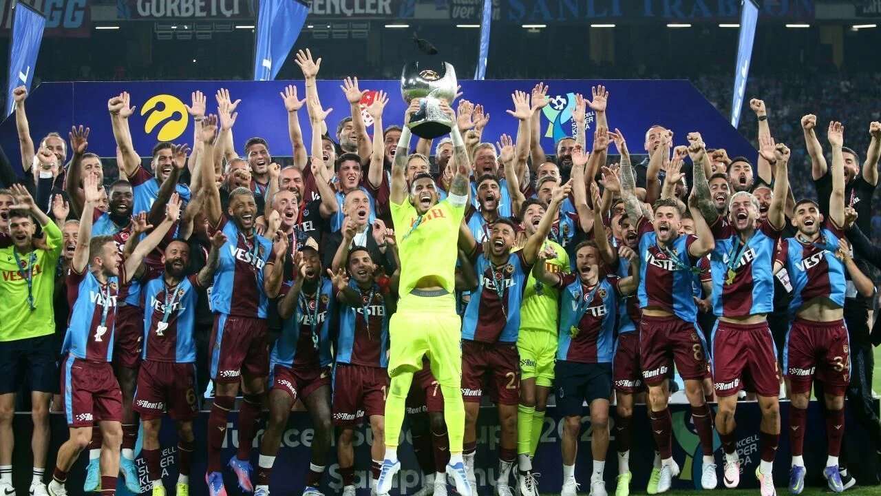 trabzonsporda-kupa-sonrasi-dikkat-ceken-sampiyonluk-baglantisi-tarih-tekerrur-eder-mi