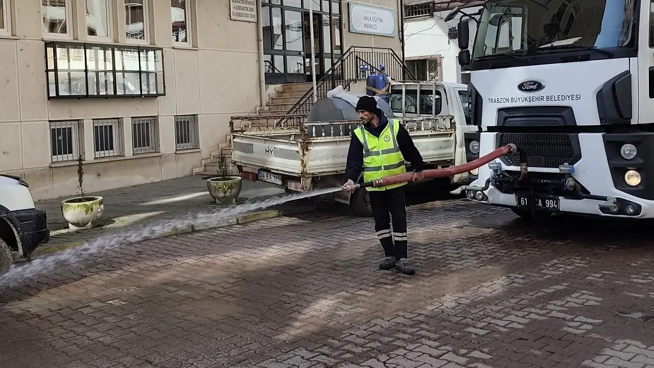trabzon-buyuksehir-ekipleri-trabzonu-bayrama-hazirliyor