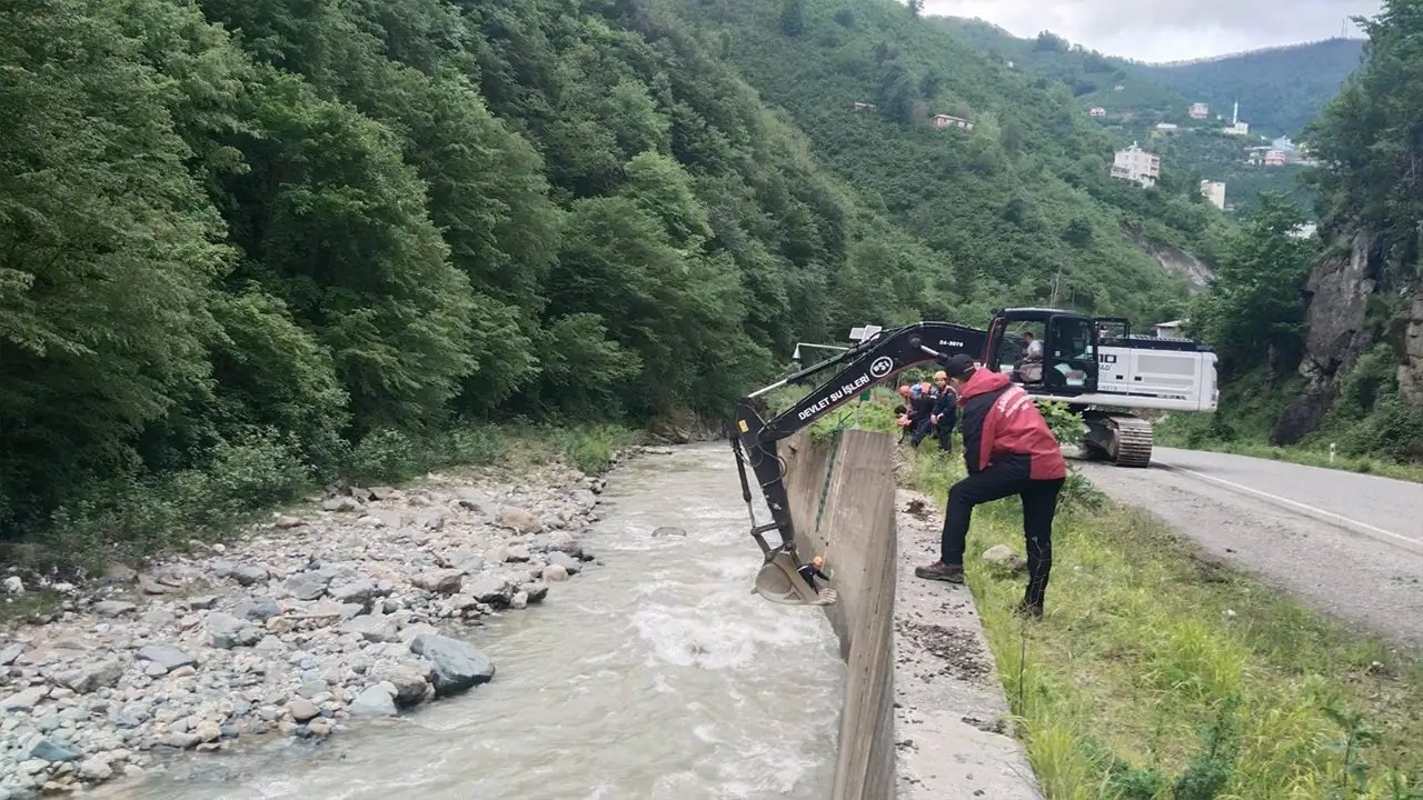 giresunda-derede-kaybolan-amca-ve-yegenin-son-goruntuleri-ortaya-cikti