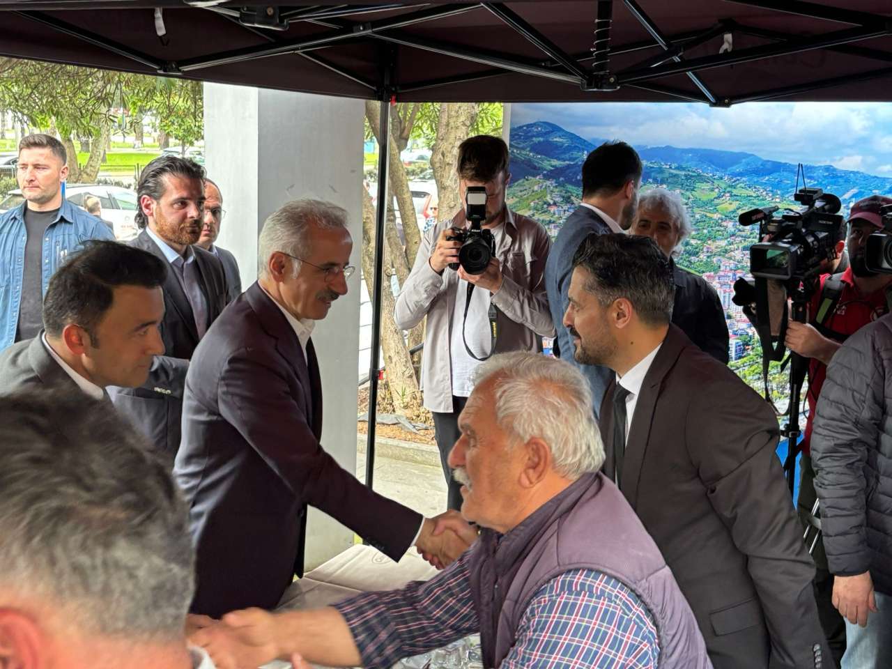 ulastirma-ve-altyapi-bakani-abdulkadir-uraloglu