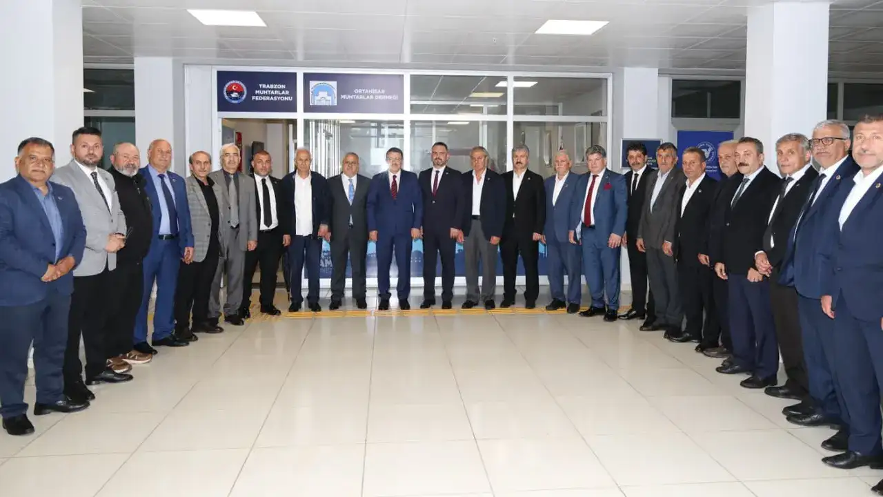 baskan-genc-muhtarlarla-bayramlasti-trabzonumuz-icin-birlikte-calisacagiz
