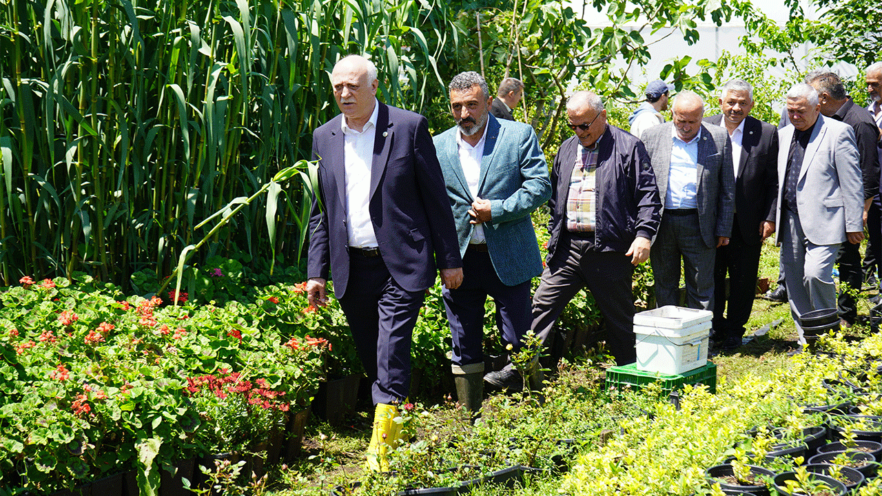 semsi-bayraktar-ciftci-afetler-ve-artan-maliyetlerle-mucadele-ediyor