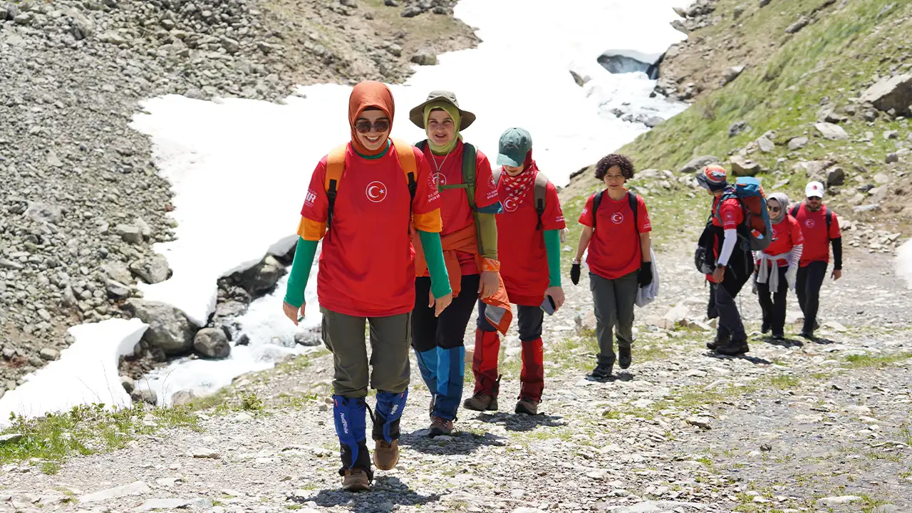 trabzonlu-dagcilar-dunya-kupasi-heyecanina-zirveden-selam-verdi