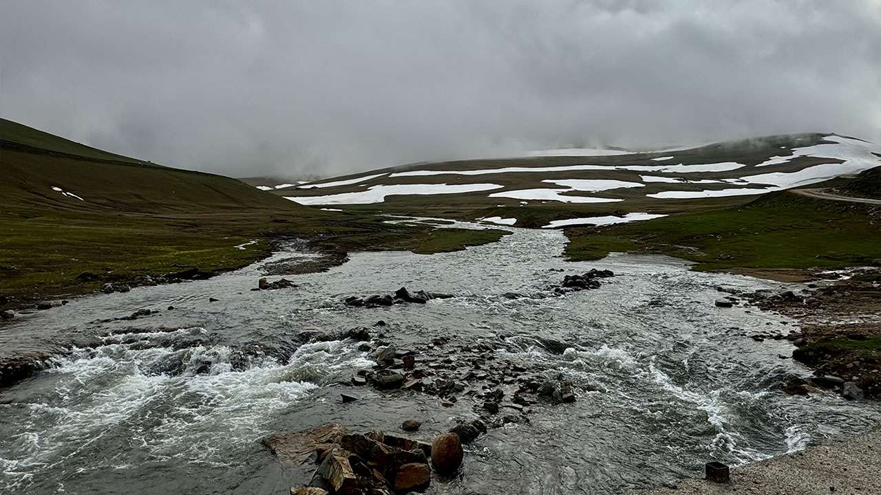 camibogazi-yaylasinda-kis-ve-bahar-ayni-anda-yasaniyor