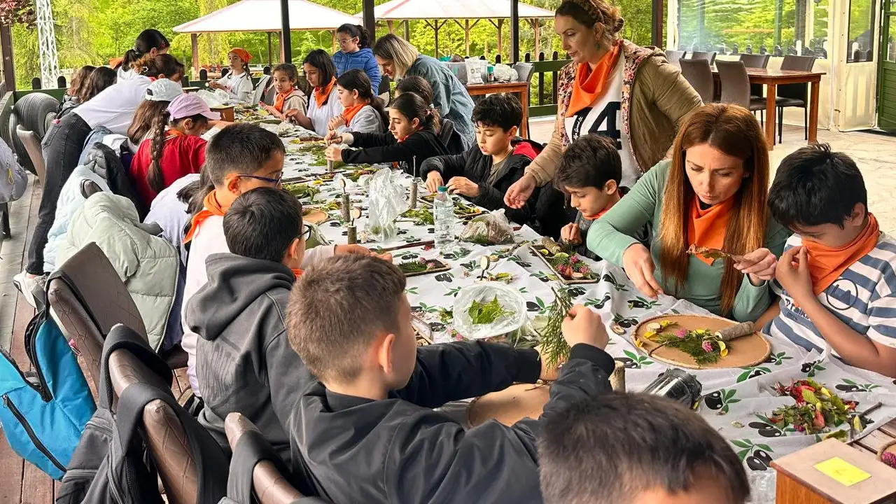 mehmet-akif-ersoy-ortaokulu-ekransiz-macera-projesi-ile-ogrencileri-dogayla-bulusturdu