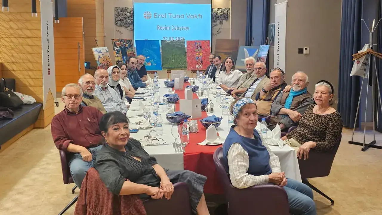 trabzon-sanatin-merkezi-oldu-erol-tuna-vakfi-resim-calistayi-buyuk-ilgi-gordu