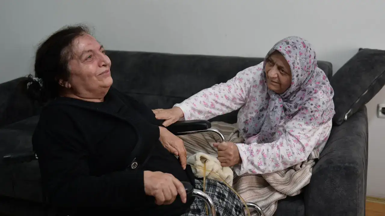 30-yillik-hasret-trabzonda-sona-erdi-anne-kiz-gozyaslariyla-kavustu
