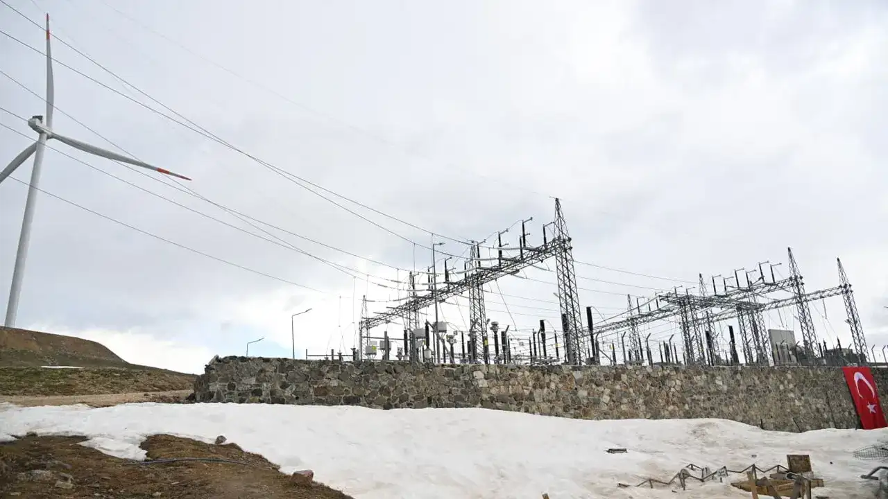 soganli-res-hizmete-acildi-trabzon-ve-bayburta-dev-enerji-yatirimi