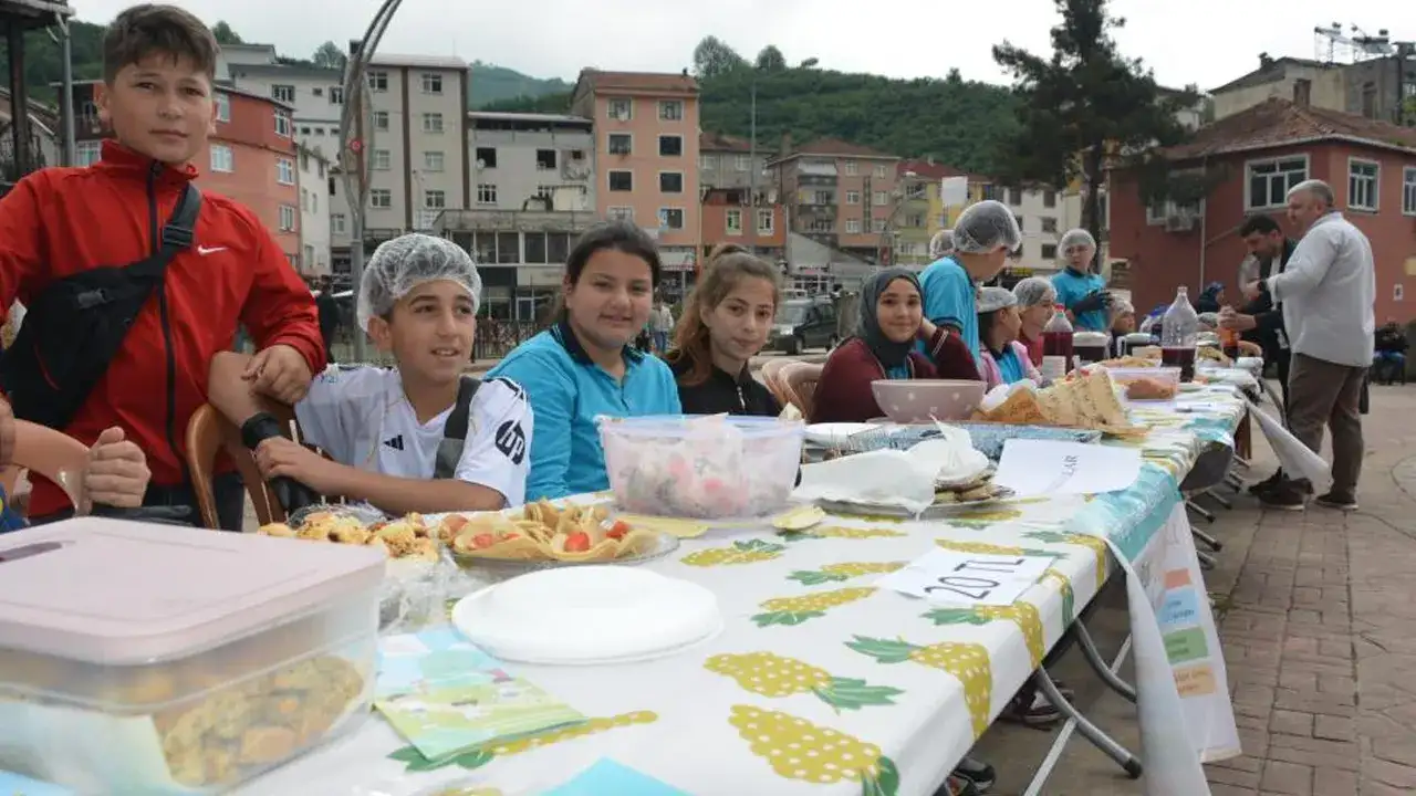 ikizcede-saglikli-yasam-senligi-ogrenciler-hem-yaristi-hem-ogrendi