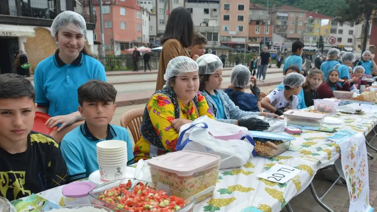 ikizcede-saglikli-yasam-senligi-ogrenciler-hem-yaristi-hem-ogrendi