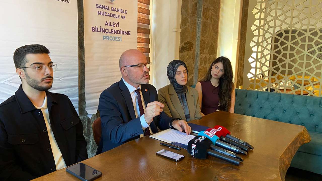 hukuki-arastirmalar-dernegi-huder-trabzon-temsilcisi-mesut-iskenderoglu