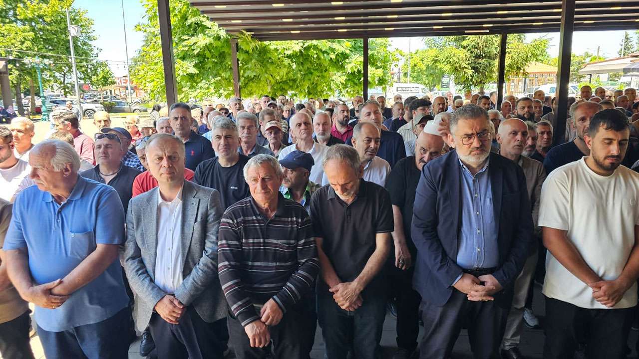 rizedeki-kazada-yasamini-yitiren-son-yolculuguna-ugurlandi
