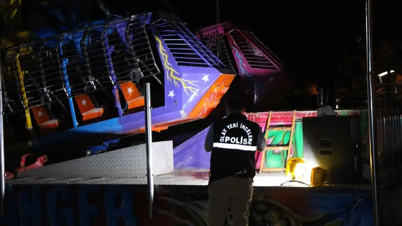 amasyada-lunaparkta-calisan-20-yasindaki-burak-kirikci-ranger-olarak-bilinen-oyun-aletinin-hareket-halindeki-kabininin-basina-carpmasi-sonucu-agir-yaralandi-hastaneye-kaldirilan-genc-yapilan-tum-mudahalelere-ragmen-kurtarilamadi