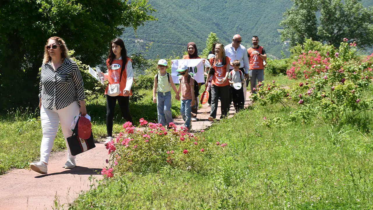 artvinde-dunya-cevre-gunu-fidan-dikimiyle-kutlandi