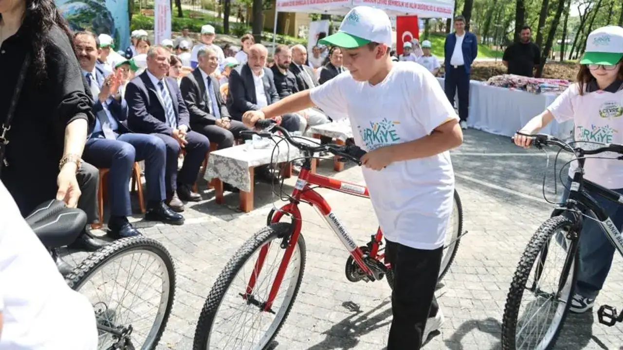 canikte-21-ton-atik-yag-toplandi-ogrenciler-odullendirildi