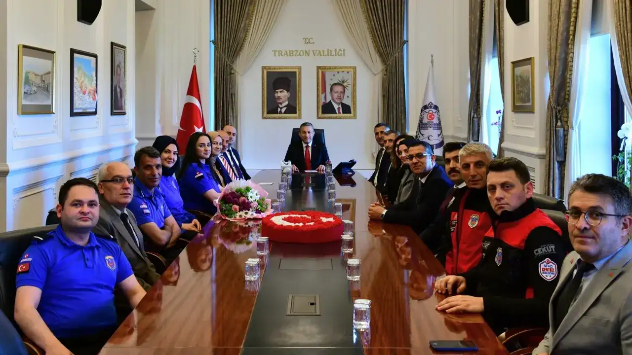 mavi-uniformalilar-yaylada-bulustu-ceza-infaz-personelinden-anlamli-etkinlik