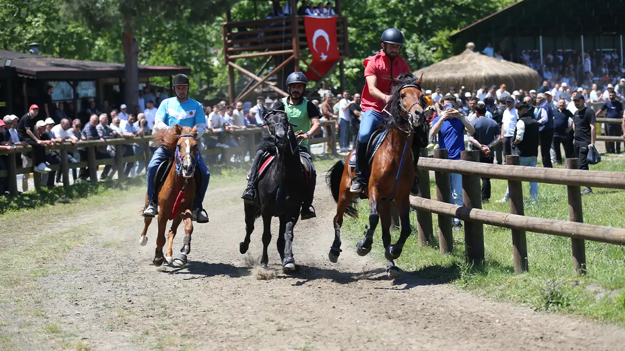 orduda-geleneksel-rahvan-at-yarislari-duzenlendi