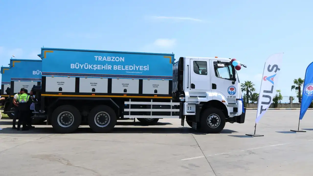 trabzon-buyuksehir-filosunu-buyuttu-5-yeni-arac-hizmete-alindi