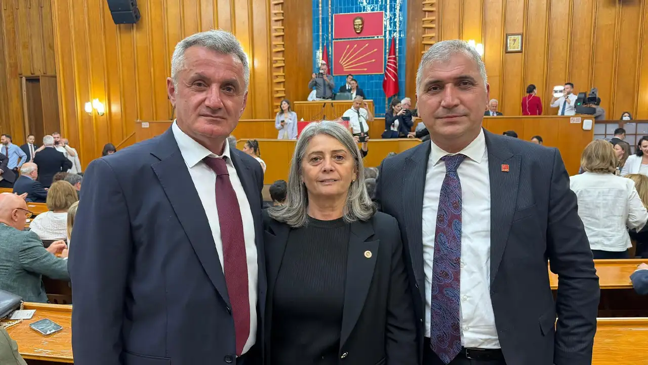 chpde-grup-toplantisi-savasi-kilicdaroglu-tbmmye-gitmiyor-trabzondan-da-isimler-mecliste