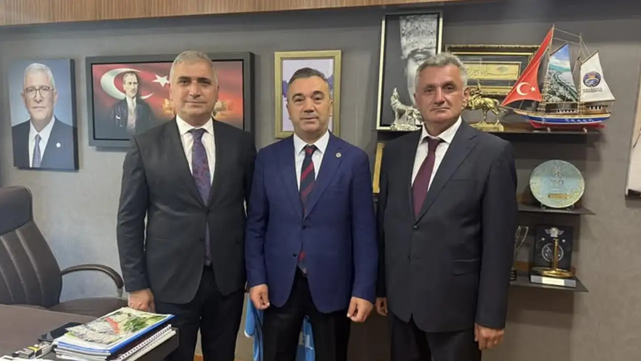 chpde-grup-toplantisi-savasi-kilicdaroglu-tbmmye-gitmiyor-trabzondan-da-isimler-mecliste