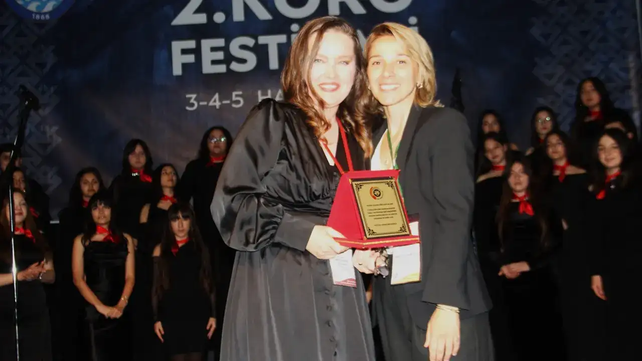 korolar-festivaline-akcaabat-guzel-sanatlar-lisesi-damga-vurdu