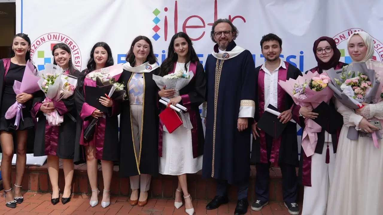 trabzon-universitesi-iletisim-fakultesi-92-mezununu-ugurladi