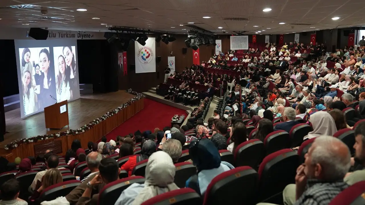 trabzon-universitesinde-mezuniyet-heyecani-turizme-68-yeni-isim-kazandirildi
