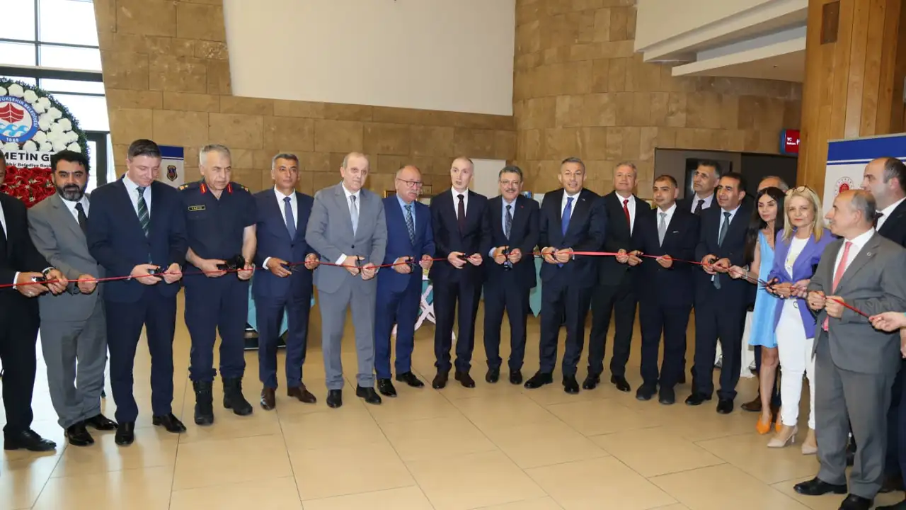 trabzonda-hukumlulerin-eserleri-gorucuye-cikti