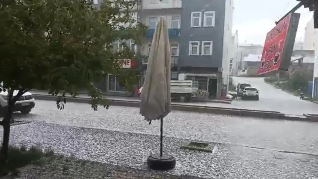 bayburtta-aniden-bastiran-dolu-hayati-etkiledi