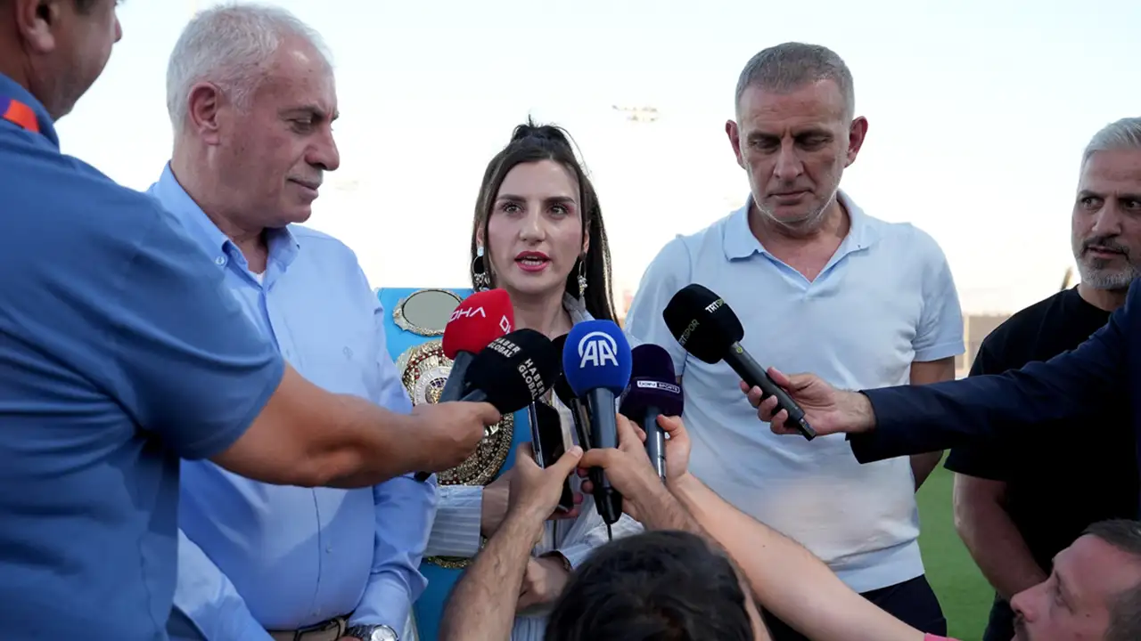 haciosmanoglundan-bayburtlu-sampiyona-destek-millilere-liderlik-mesaji