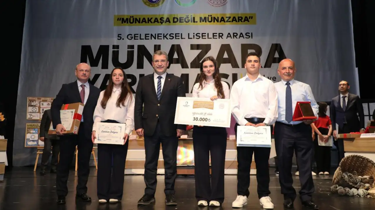 orduda-munazara-yarismasinin-sampiyonu-belli-oldu