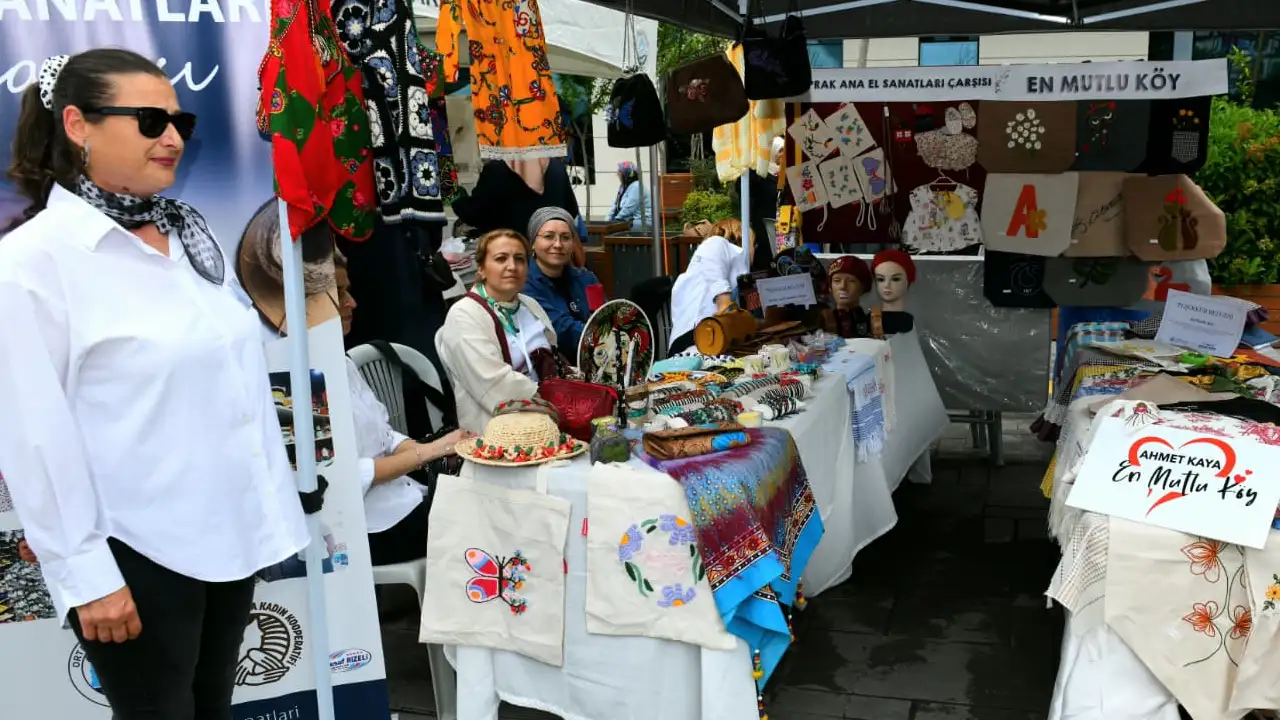 ortahisarda-el-emegi-urunler-gorucuye-cikti