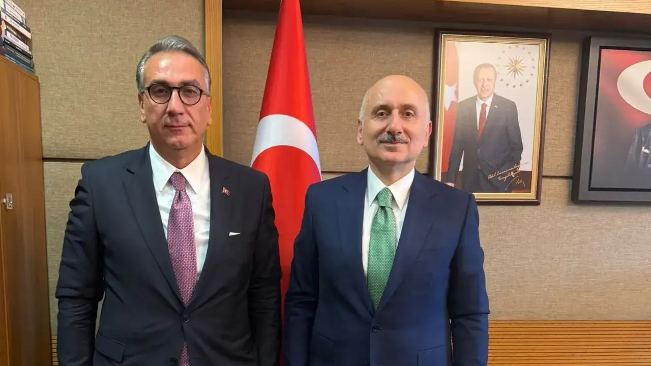 surmene-icin-ankara-mesaisi-azizoglundan-yogun-temas-trafigi