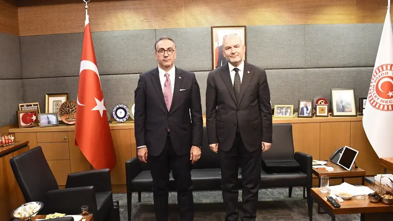 surmene-icin-ankara-mesaisi-azizoglundan-yogun-temas-trafigi