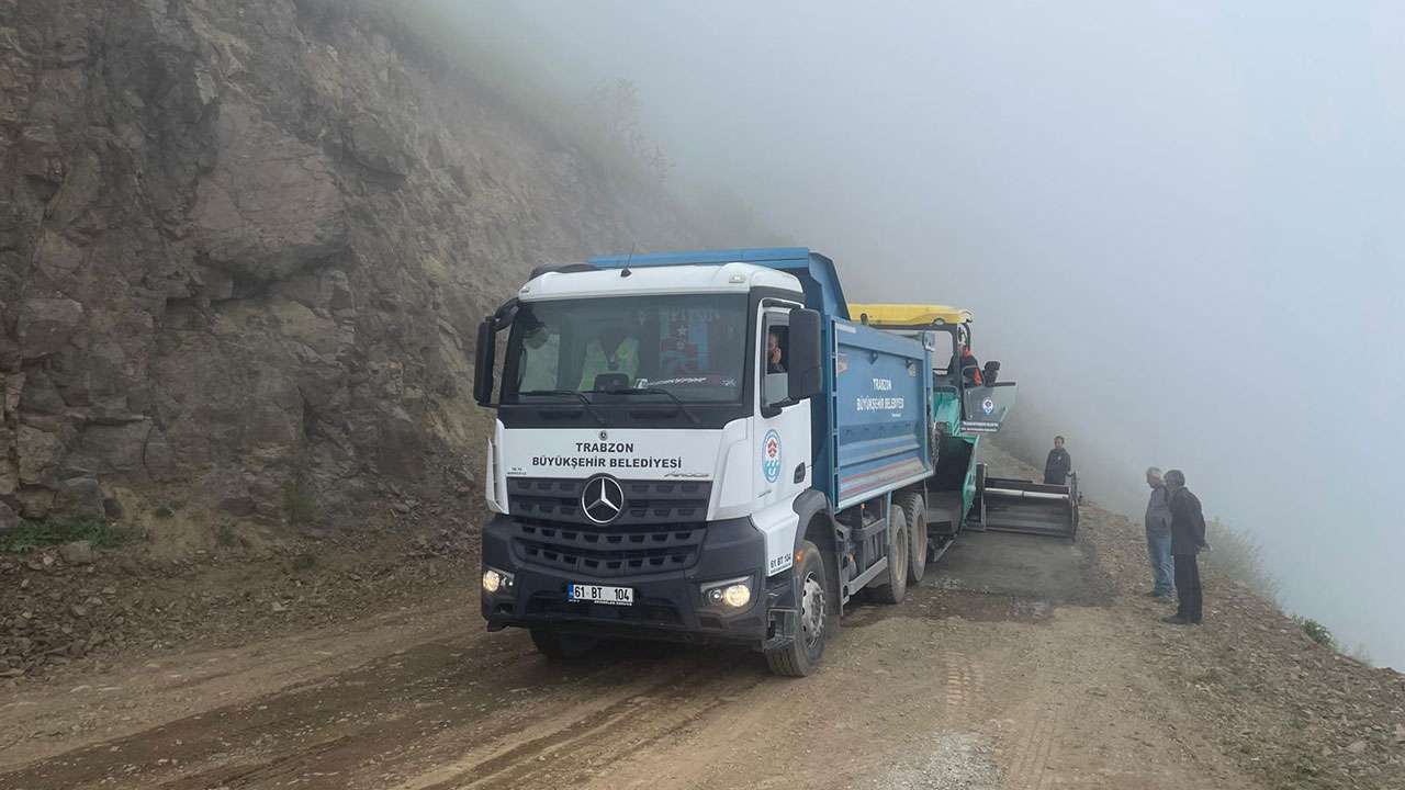 trabzon-buyuksehirden-yuksek-kesimlerde-yol-seferberligi