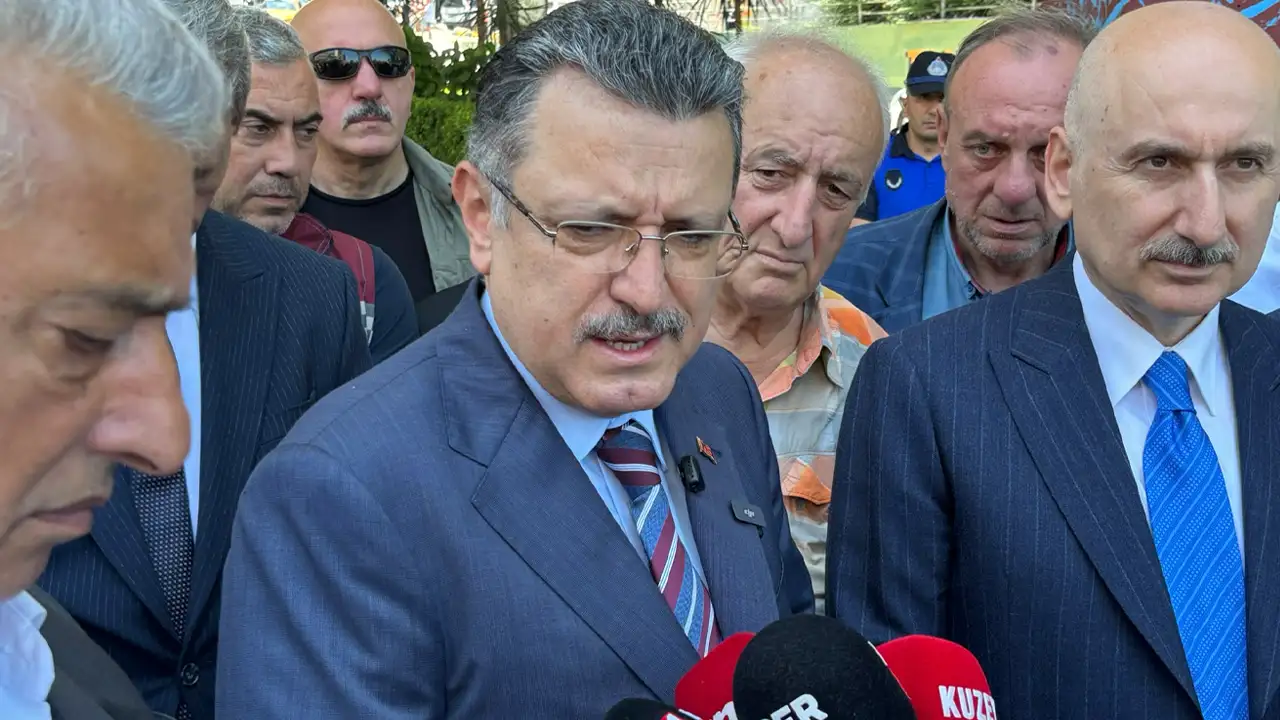baskan-genc-meydandaki-degisimi-yerinde-anlatti-burayi-kaldirmak-istiyoruz