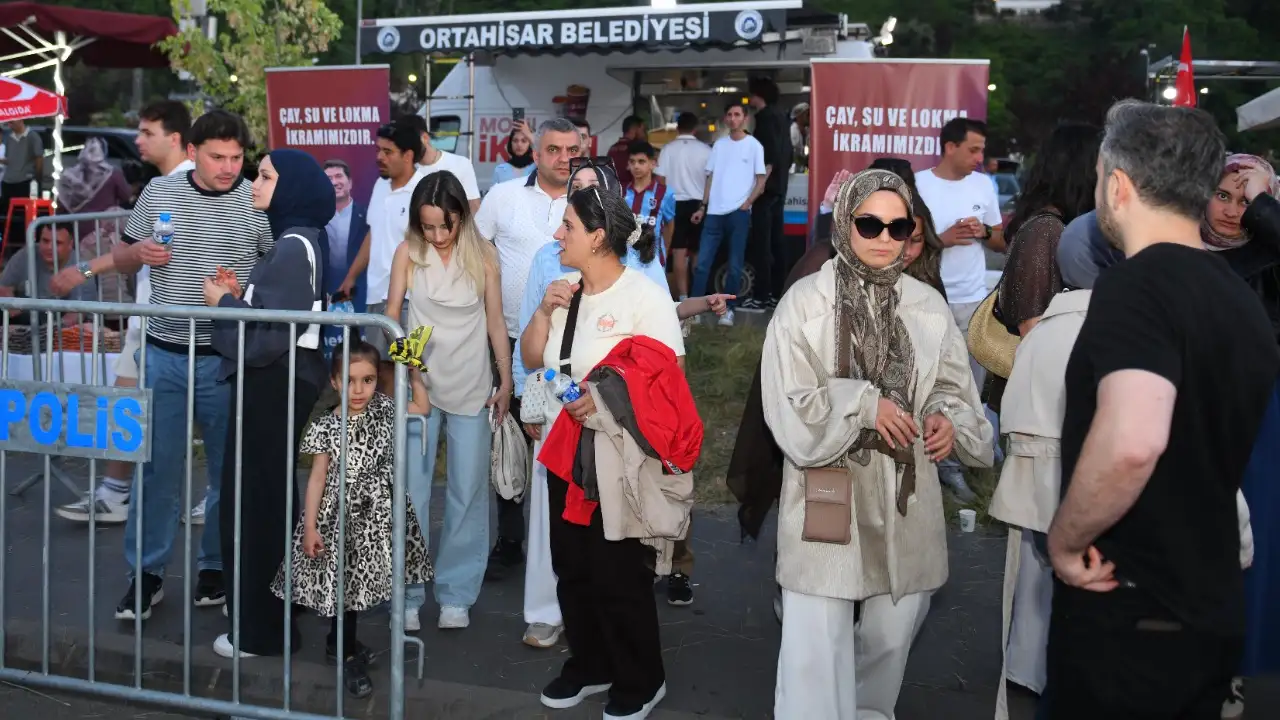 ortahisar-belediyesinin-kultur-yolu-festivali-hizmetleri-vatandaslardan-tam-not-aldi