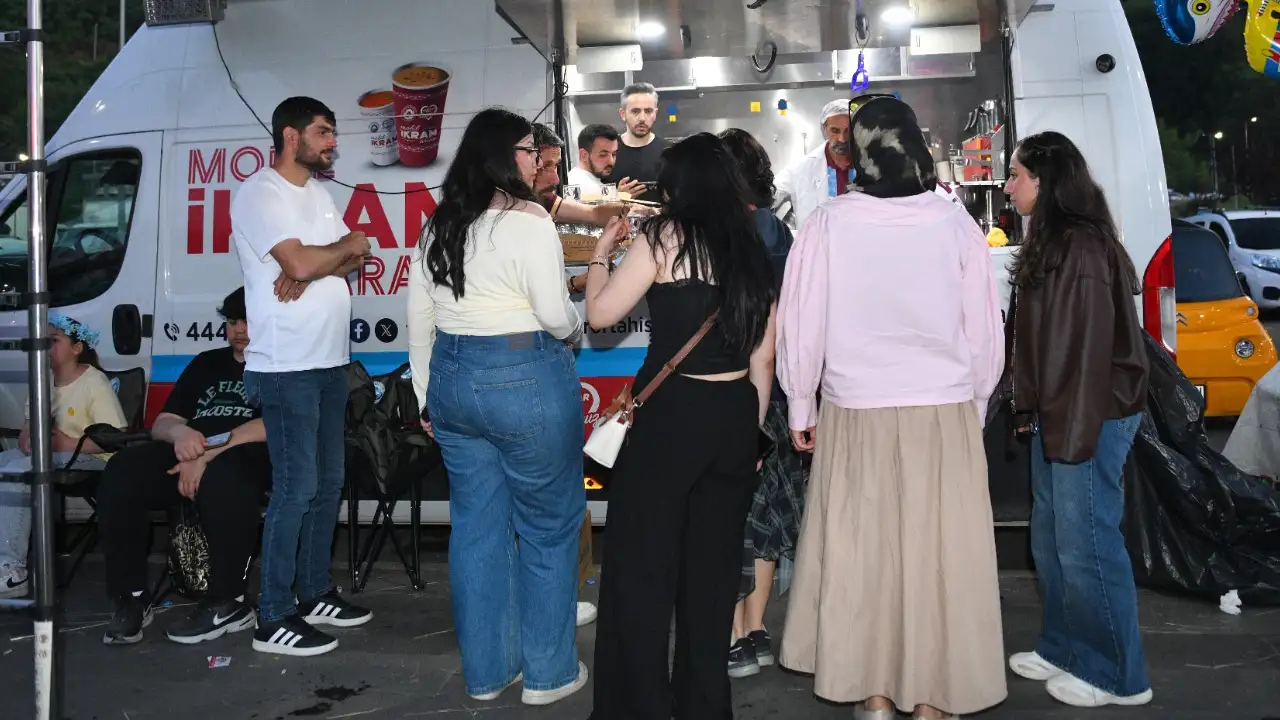 ortahisar-belediyesinin-kultur-yolu-festivali-hizmetleri-vatandaslardan-tam-not-aldi