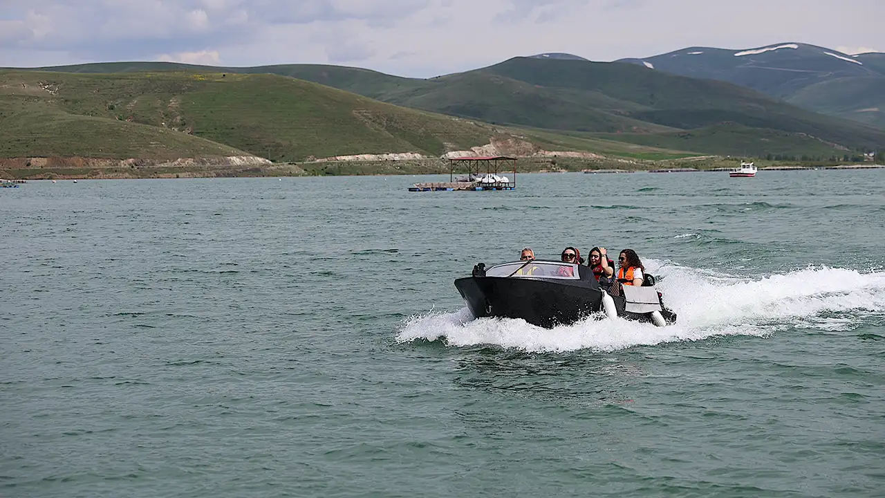 bayburtta-1700-rakimda-adrenalin-jetbot-turlari-ilgi-goruyor