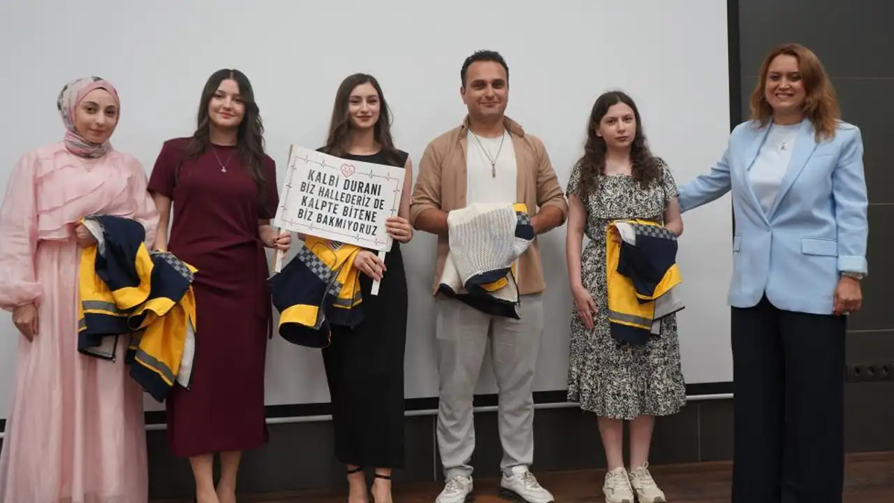 rteude-paramedik-adaylari-yeleklerini-giydi