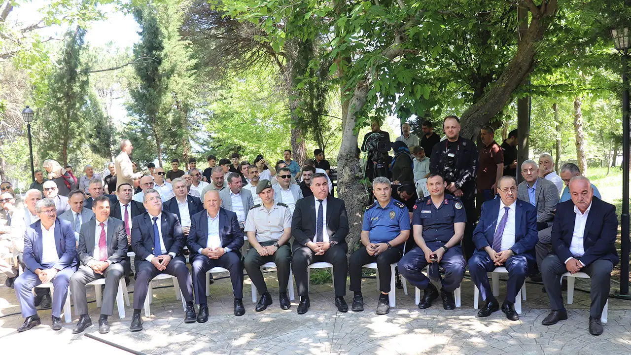 unyede-yunus-emre-dualar-ve-etkinliklerle-anildi