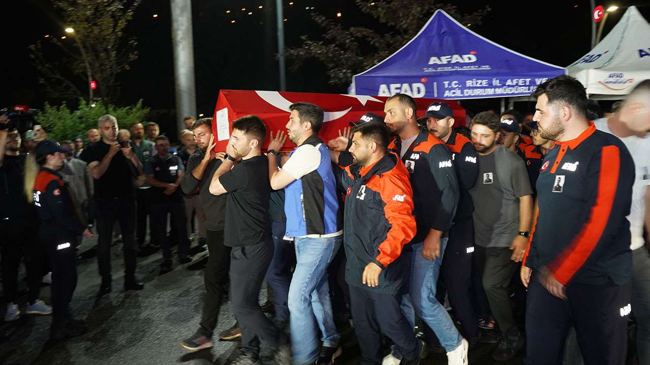 gorevi-basinda-yasamini-yitiren-afad-personeline-son-gorev