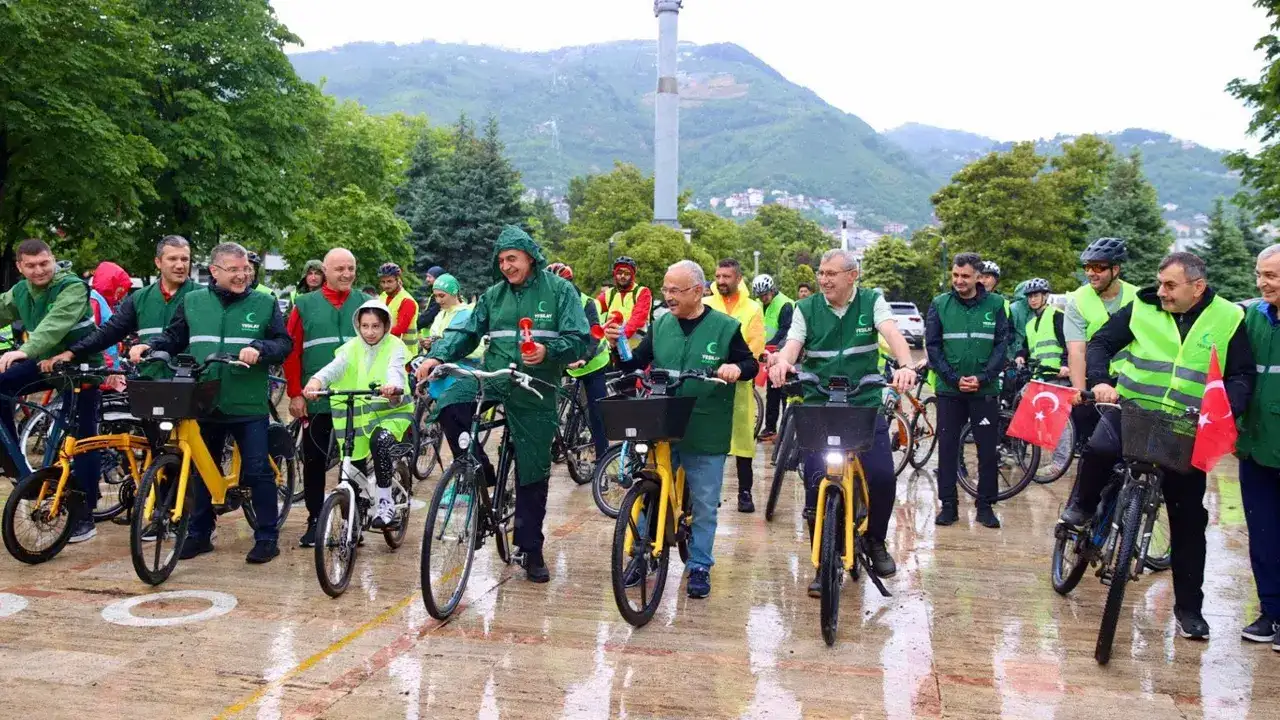 karadenizde-yesilay-bisiklet-turu-coskusu