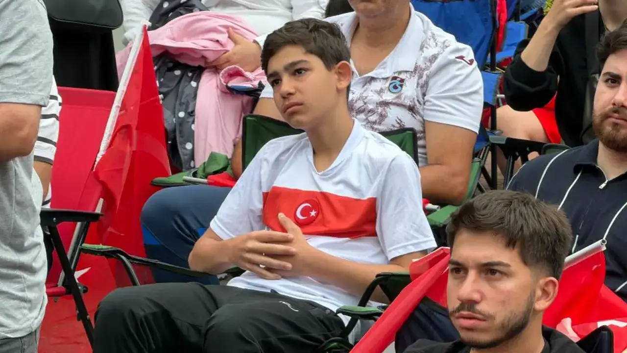 trabzonda-milli-heyecan-dev-ekranda-yasandi