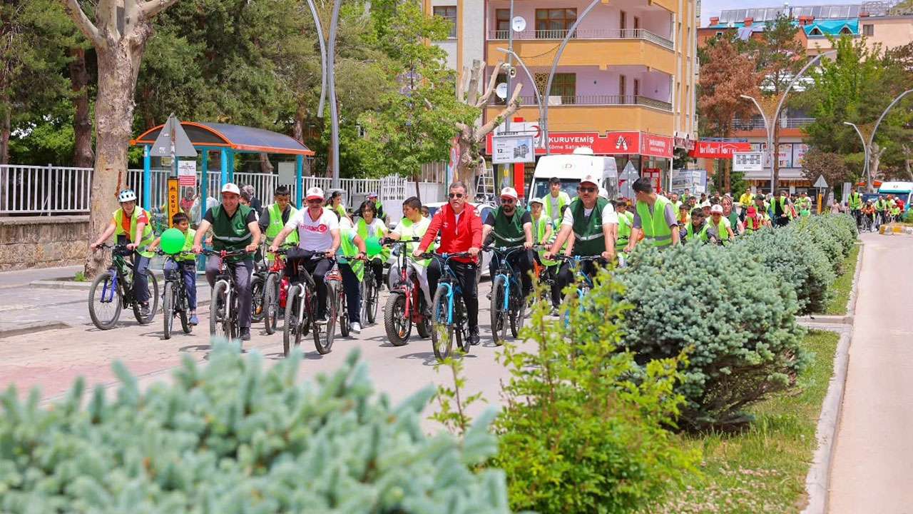 bayburtta-saglikli-yasam-icin-pedallar-cevrildi